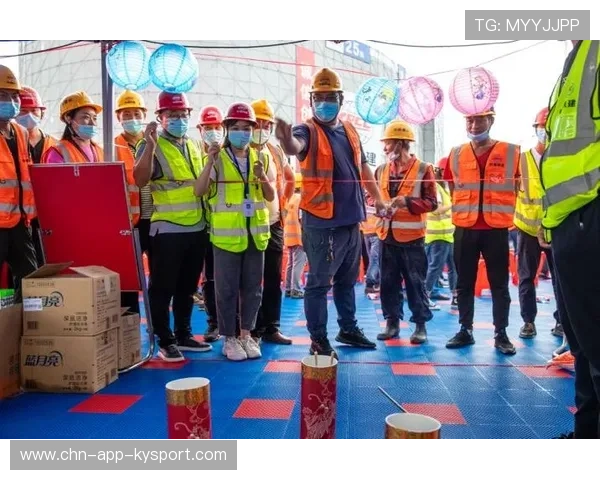 大风中飘荡的工人，背后是责任与坚守，大风厂到底怎么回事